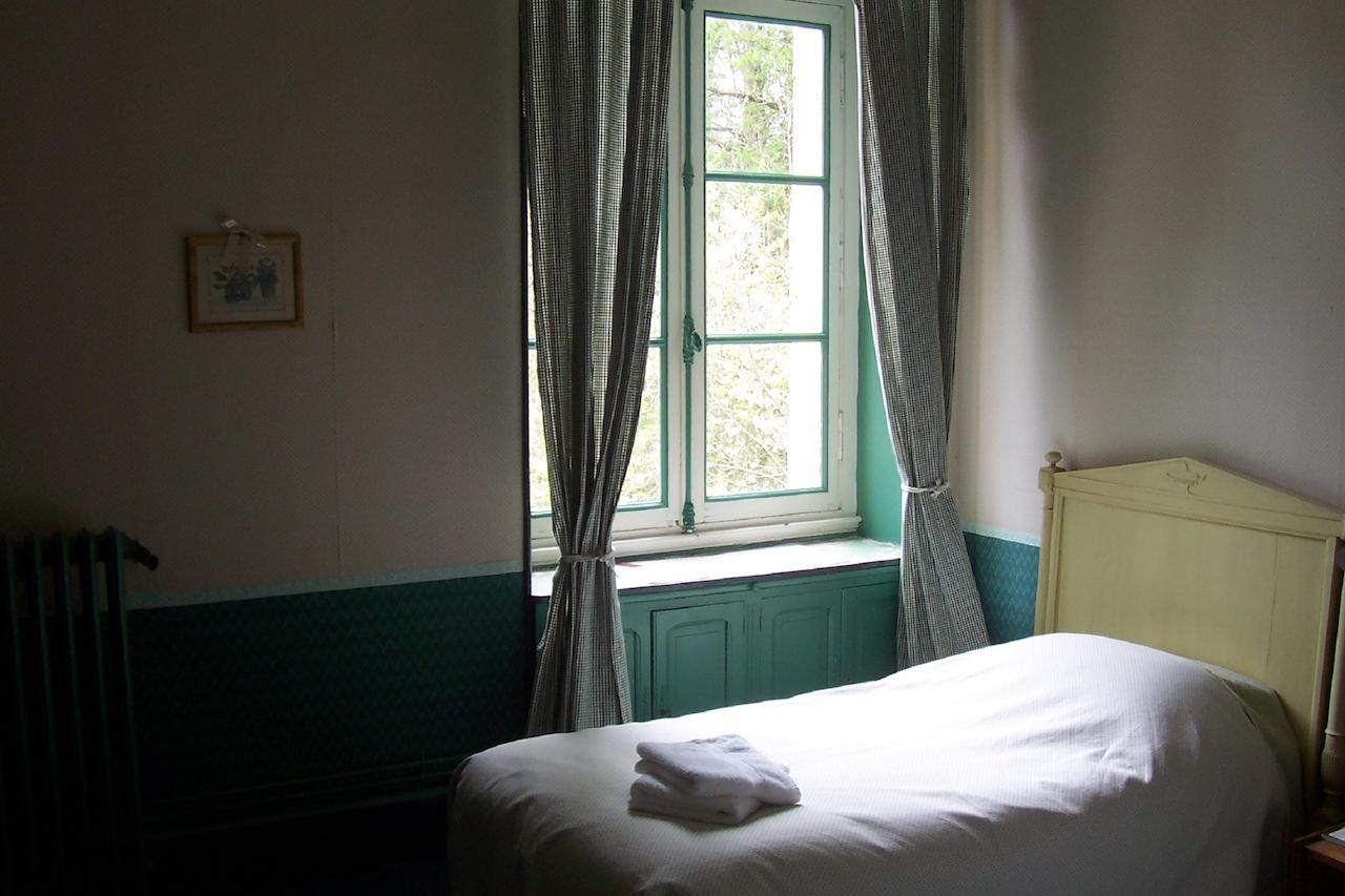 Chateau Champigny Bed & Breakfast Maillet  Room photo